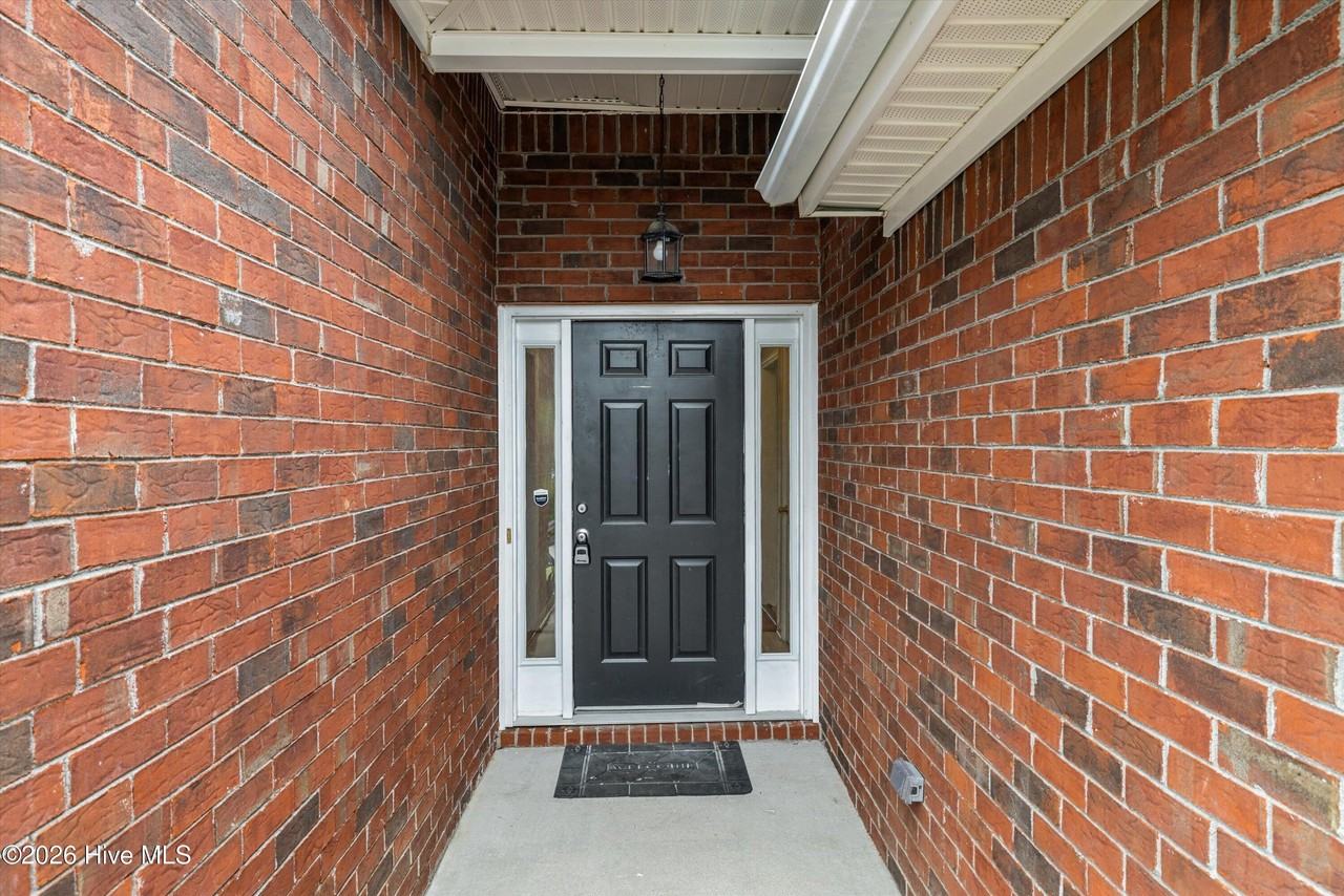 546 Jackson St - Photo 2 of 40