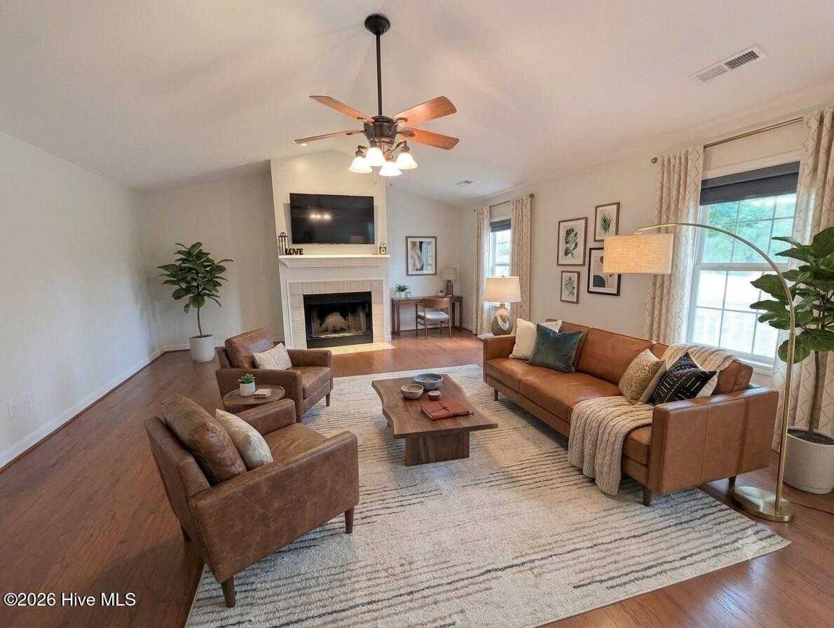 39 Bedford Cir - Photo 5 of 37