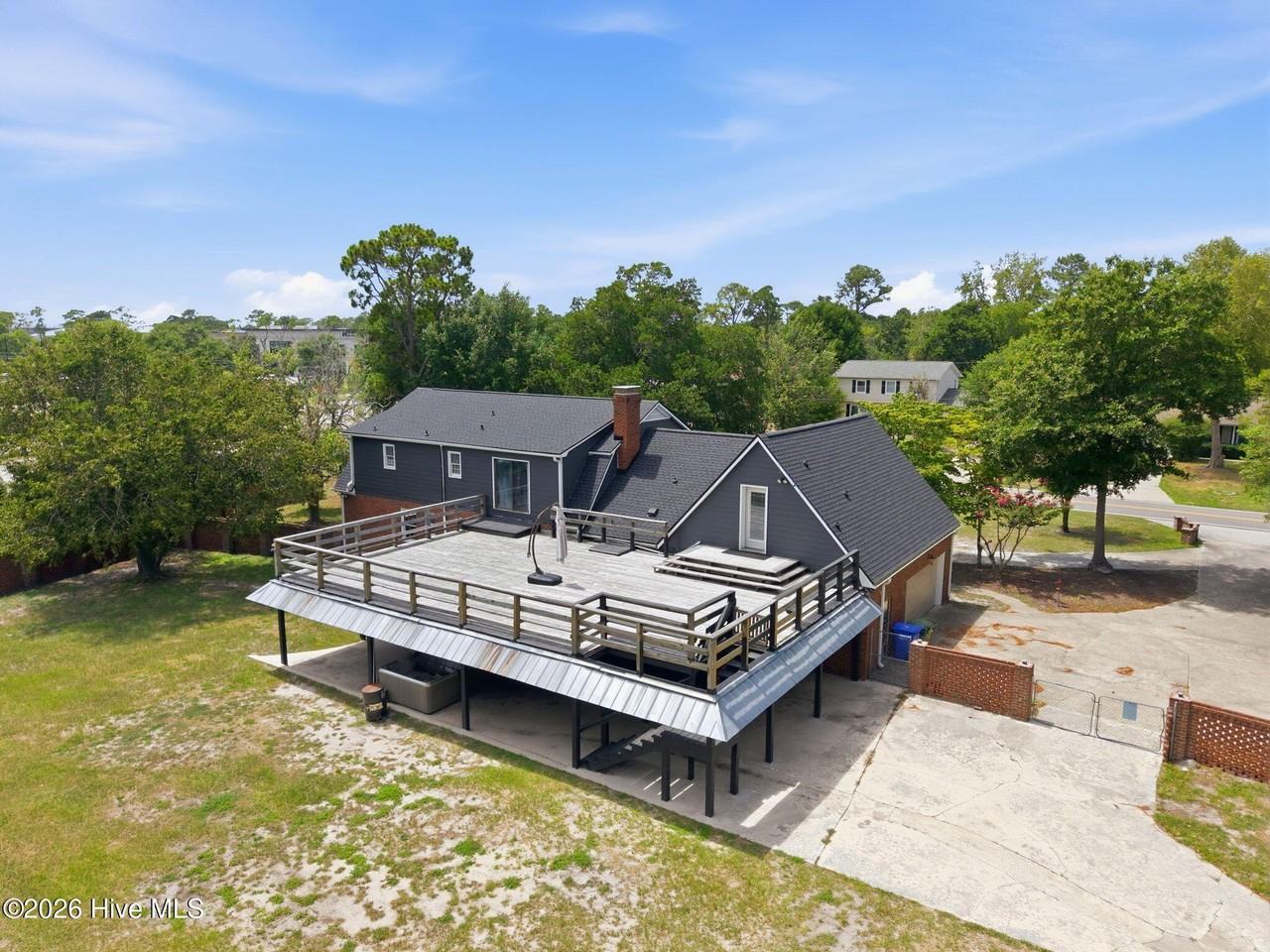 102 Bretonshire Rd - Photo 7 of 50
