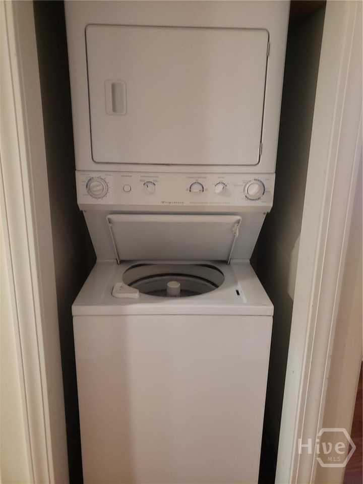 1363 S Milledge Ave - Photo 3 of 7