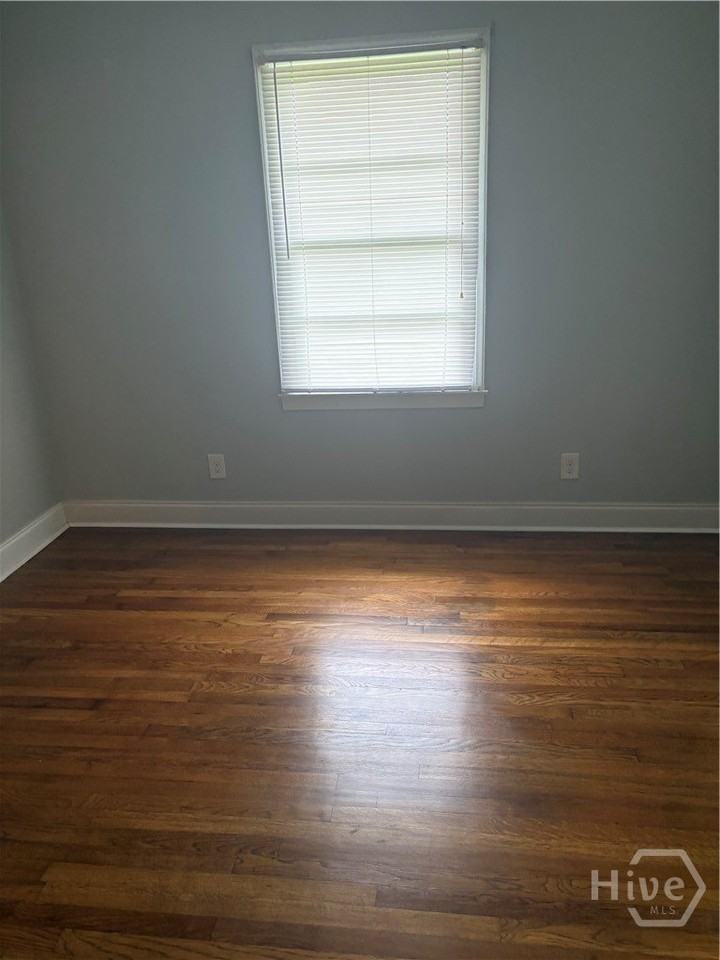 1387 Criswell Rd Se - Photo 4 of 6