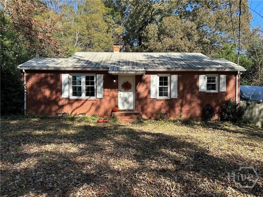 150 Appleby Dr - Photo 2 of 11