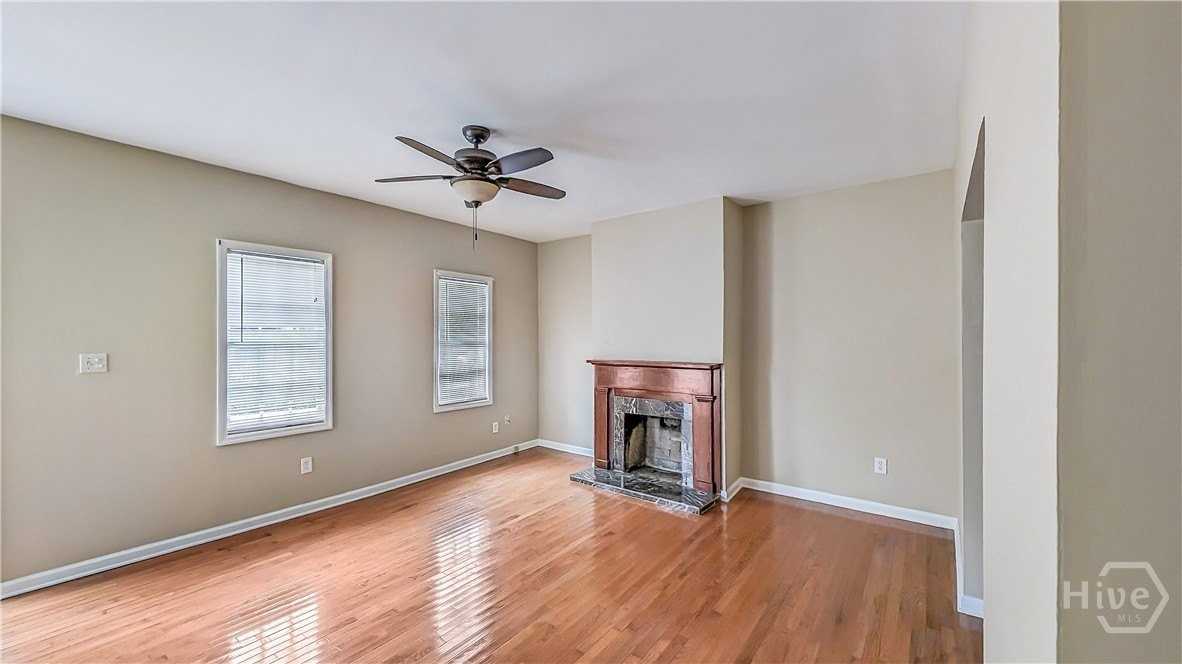 615 Price St - Photo 3 of 30