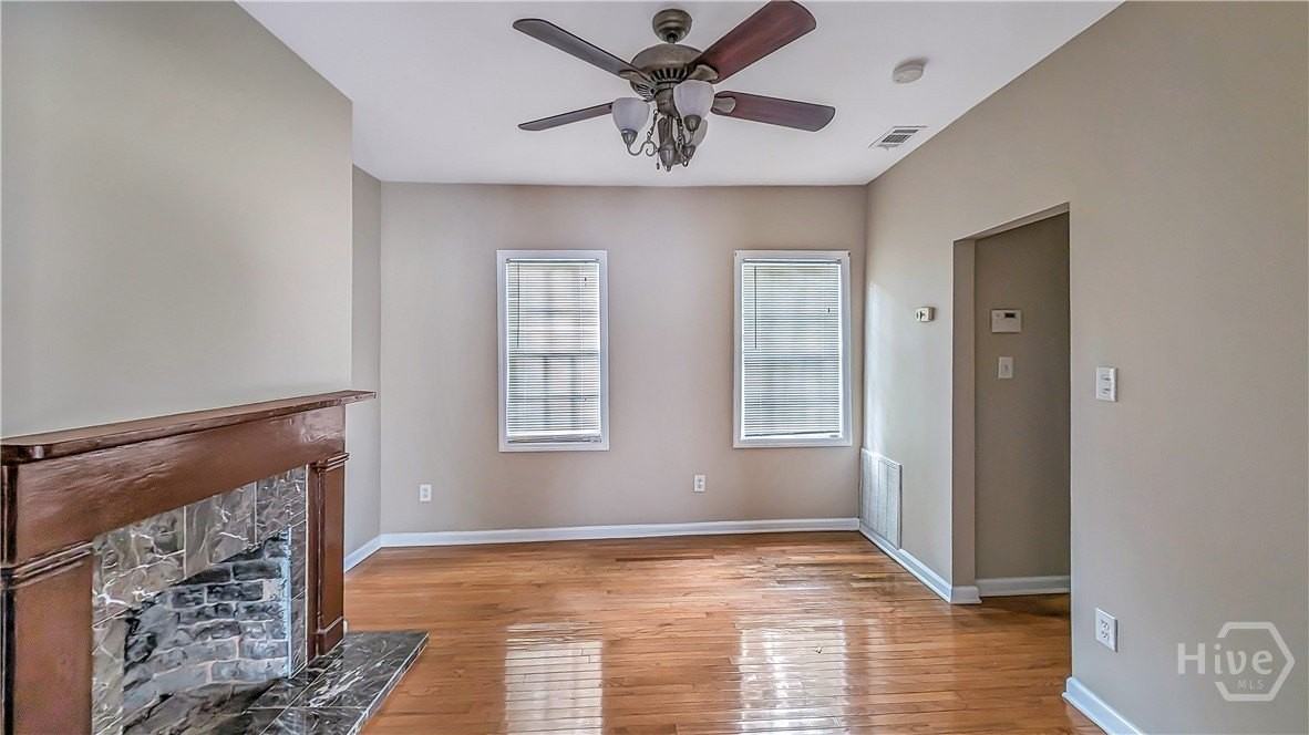 615 Price St - Photo 7 of 30