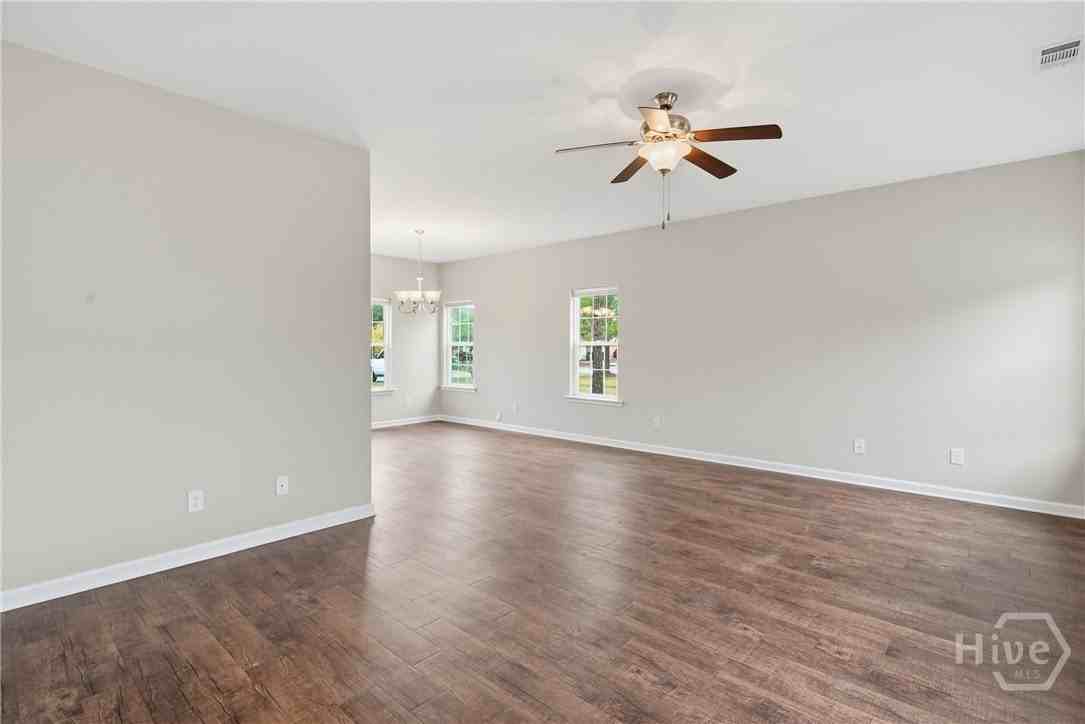 409 Old Ivy Sq - Photo 5 of 44