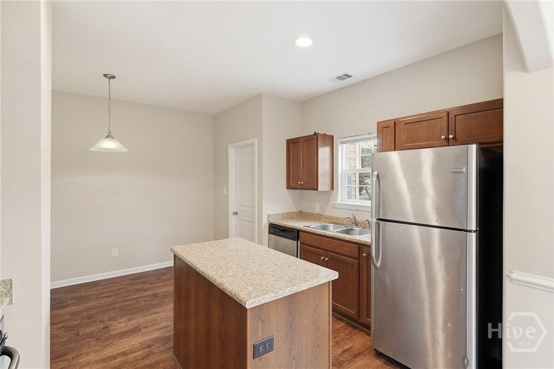 409 Old Ivy Sq - Photo 6 of 44