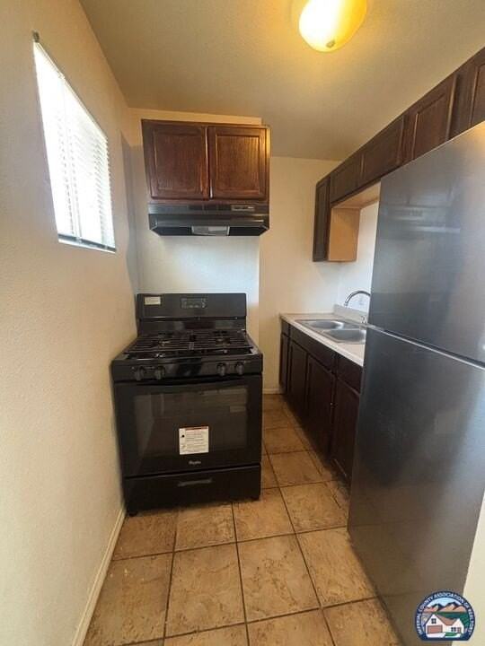 702 Adams Ave #8 - Photo 3 of 9