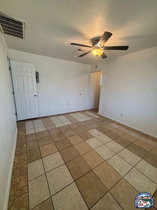 702 Adams Ave #8 - Photo 5 of 9
