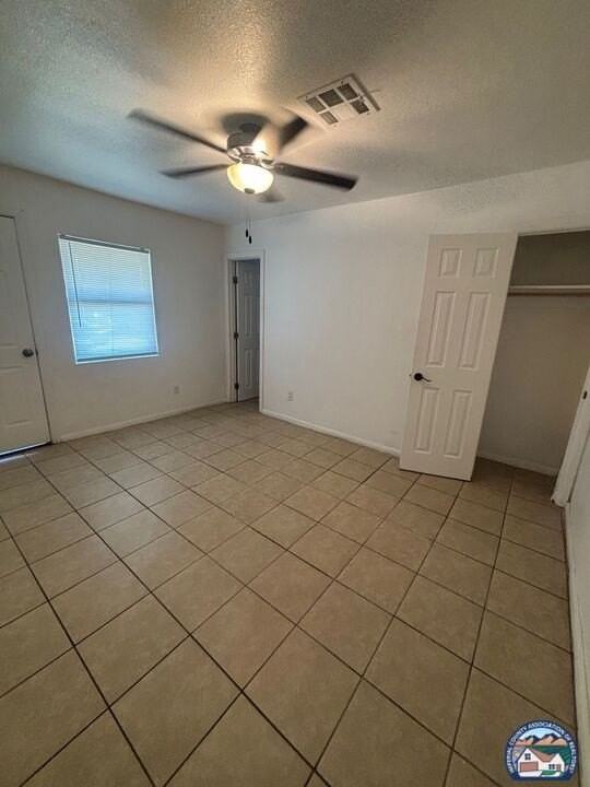 702 Adams Ave #8 - Photo 6 of 9
