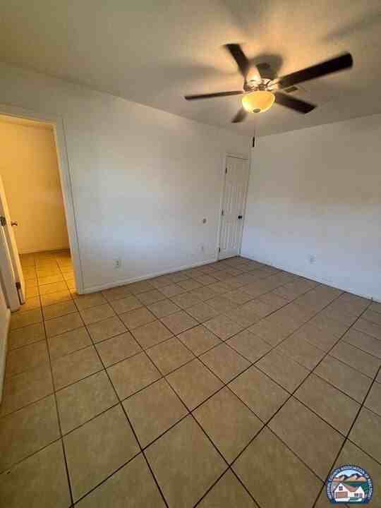 702 Adams Ave #8 - Photo 7 of 9