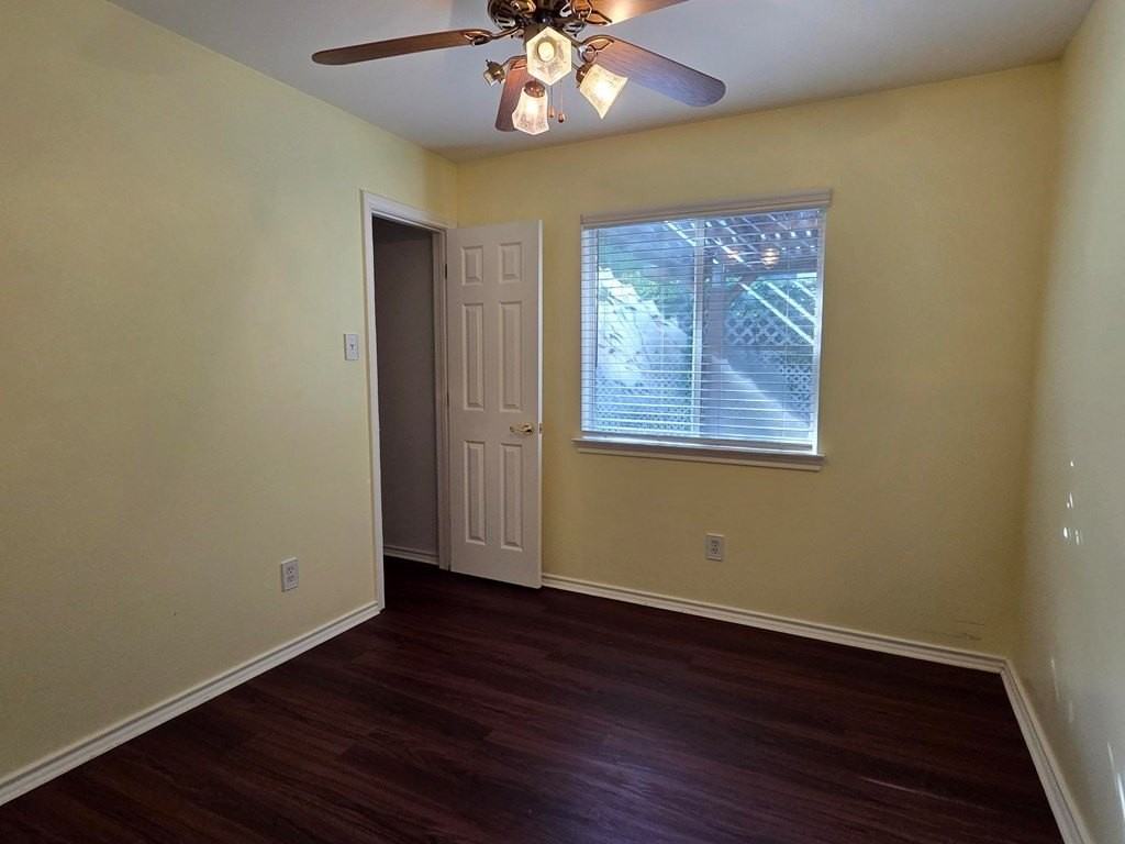 121 Amelia Ct - Photo 6 of 17