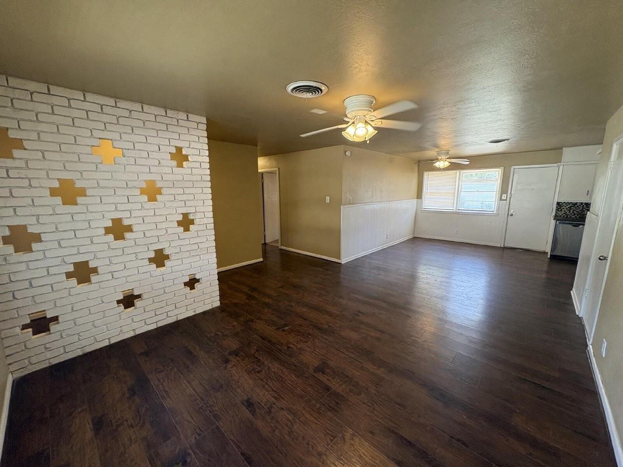 3809 25th St - Photo 2 of 10