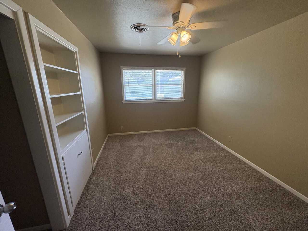 3809 25th St - Photo 6 of 10