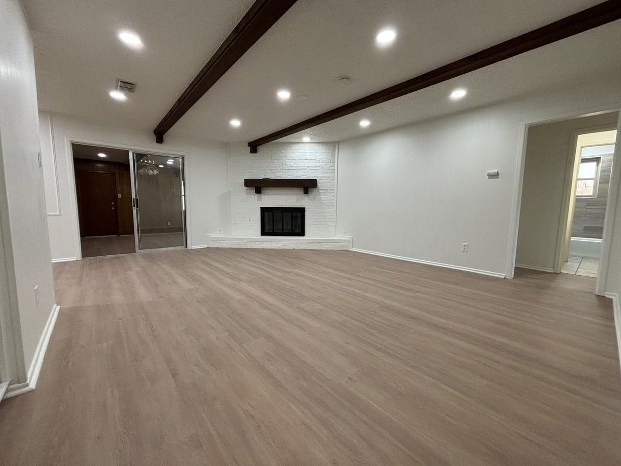 4518 77th St - Photo 3 of 21