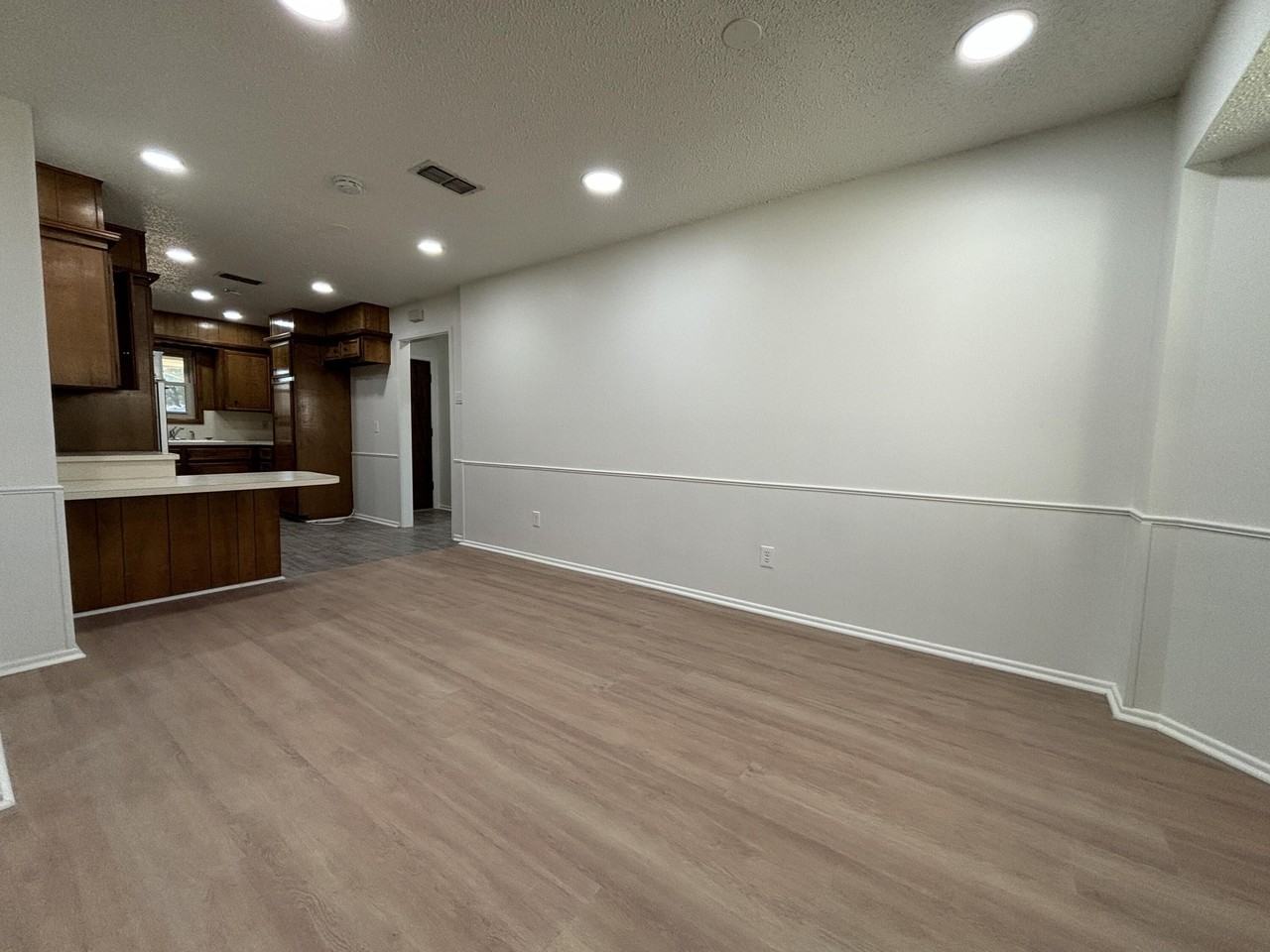 4518 77th St - Photo 7 of 21