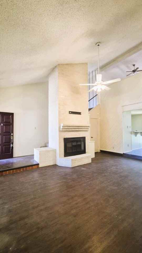 3309 74th St #B - Photo 3 of 18