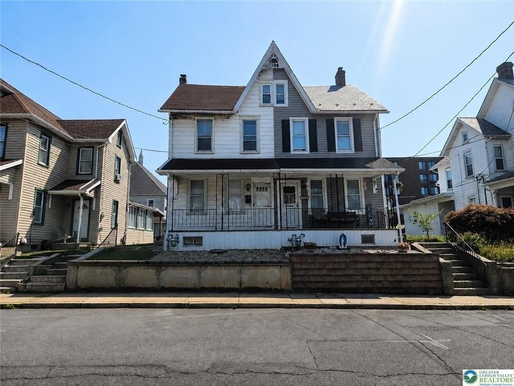 1843 Washington Ave - Photo 3 of 7