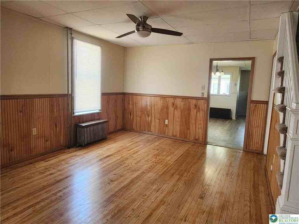 1843 Washington Ave - Photo 4 of 7