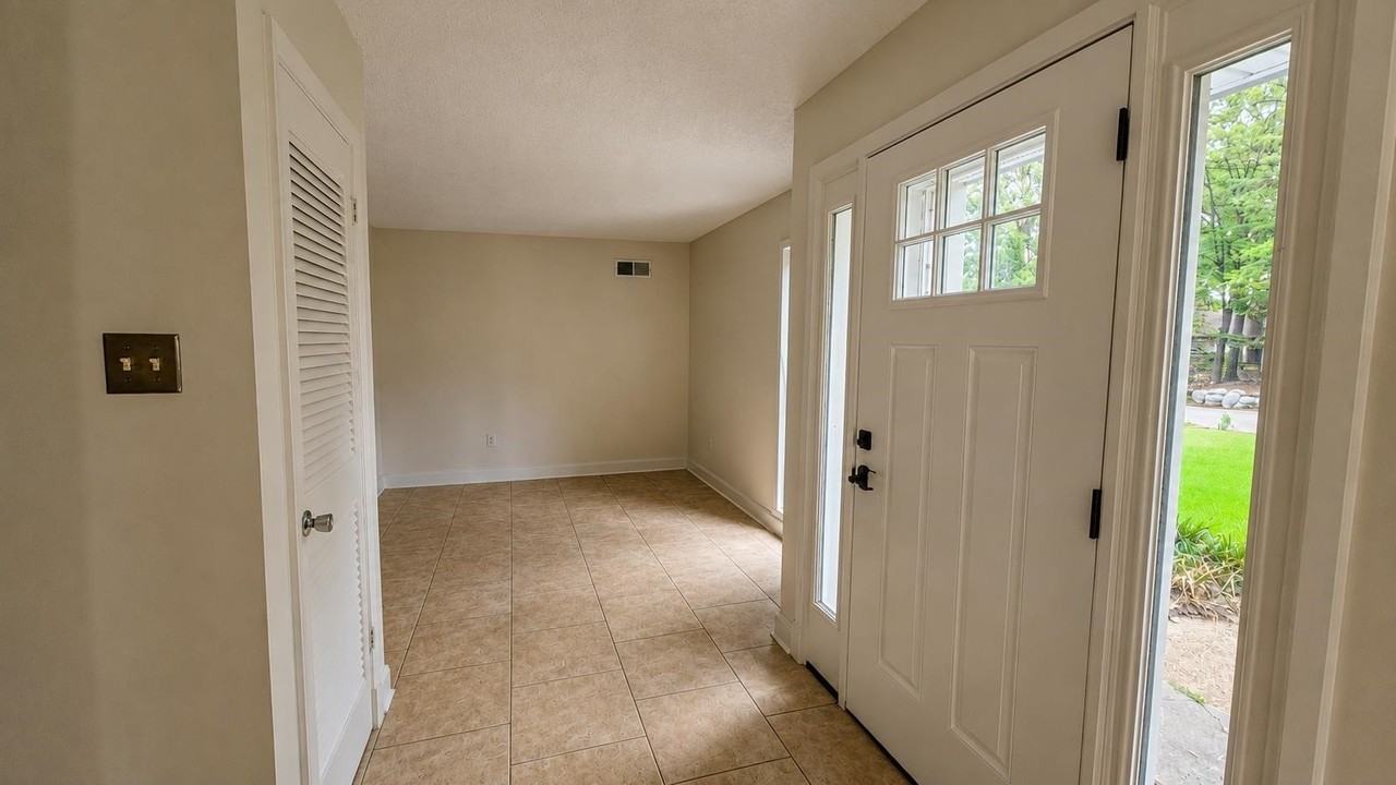 89 Ericson Rd - Photo 3 of 36