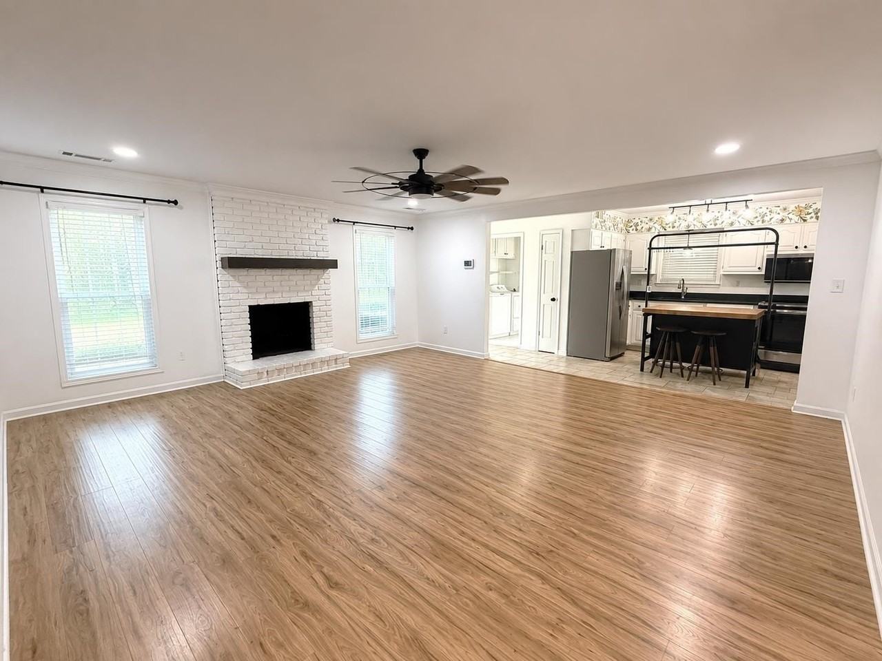 1602 Bubbling Brook Dr - Photo 6 of 20