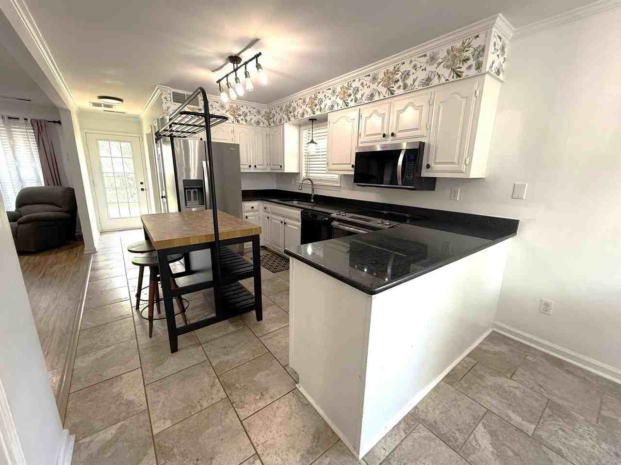 1602 Bubbling Brook Dr - Photo 7 of 20