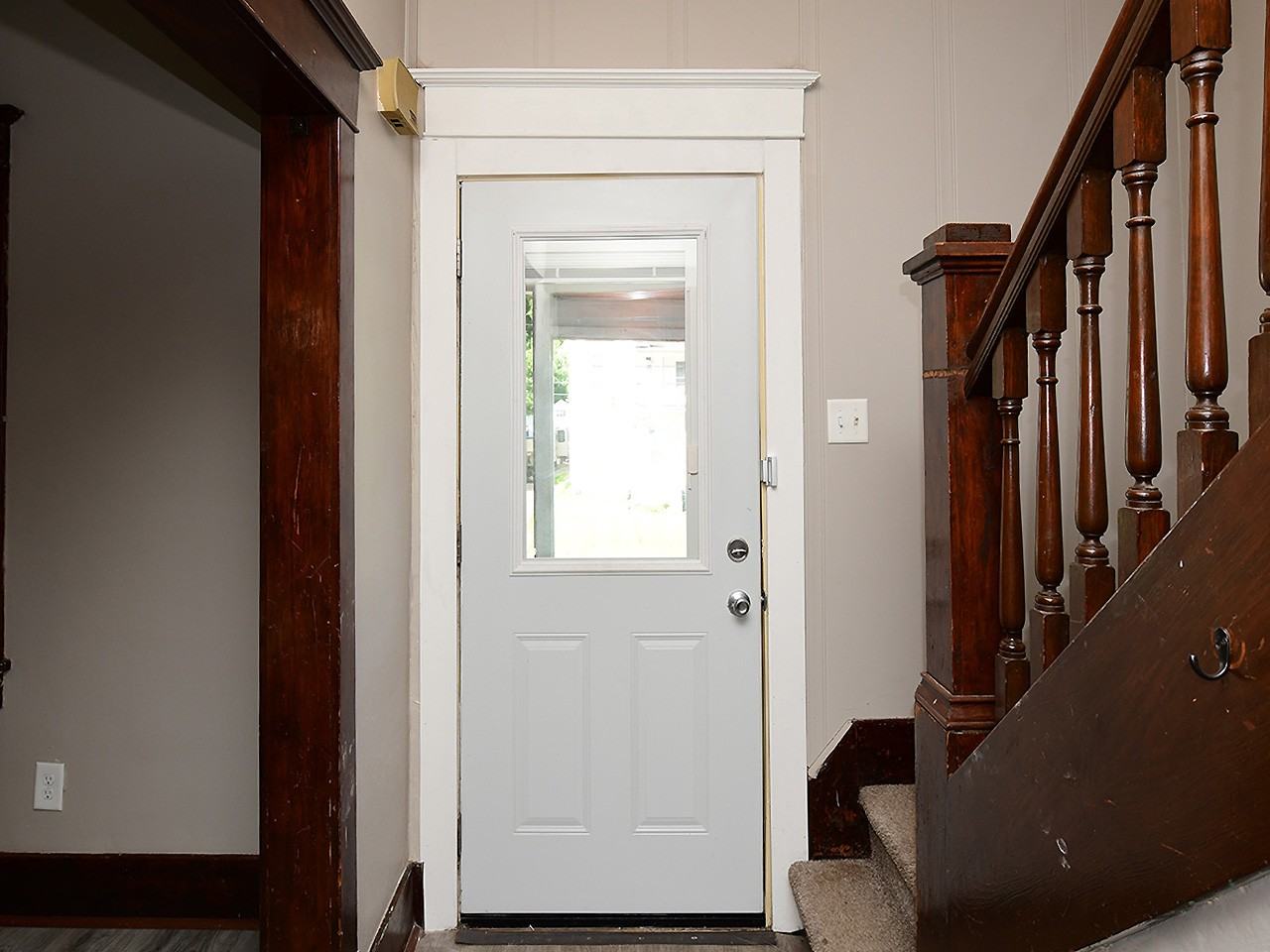 355 Lincoln Ave #1 - Photo 5 of 32