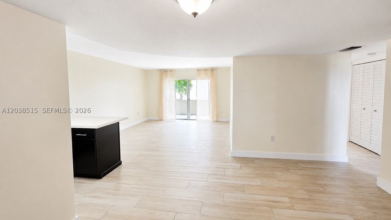 6904 N Kendall Dr #F305 - Photo 5 of 26