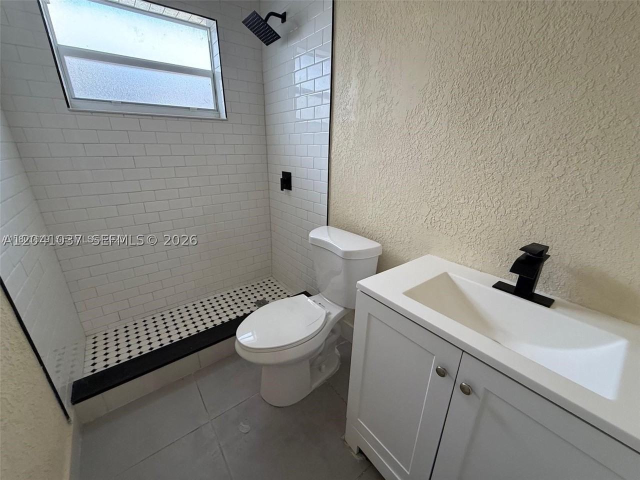 2339 Nw 35th St #EFF - Photo 5 of 11