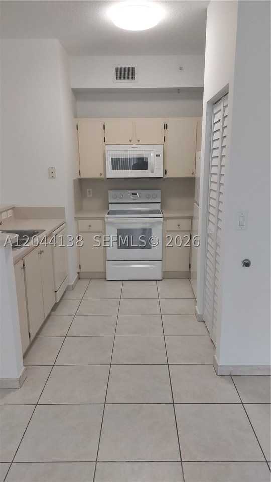 7290 Nw 114th Ave #206-7 - Photo 4 of 16