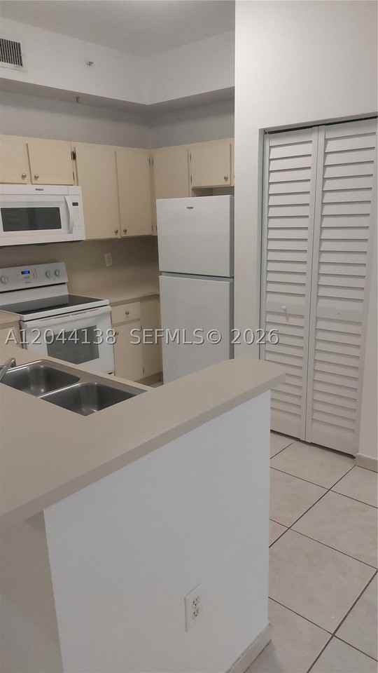 7290 Nw 114th Ave #206-7 - Photo 6 of 16