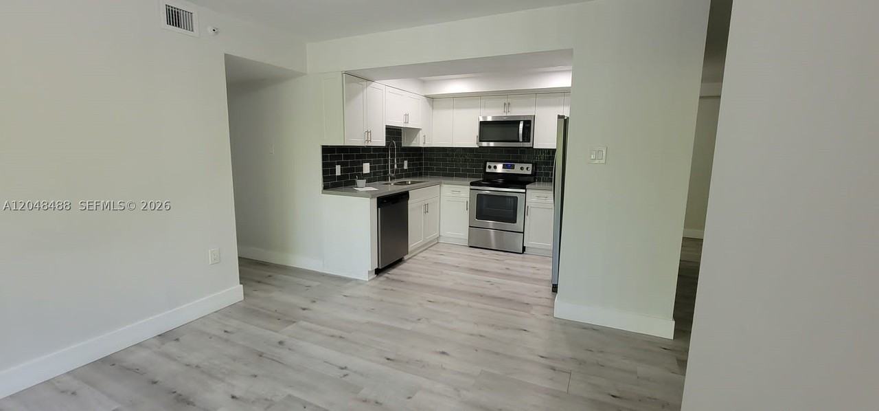 10641 Sw 108th Ave #4A - Photo 7 of 24