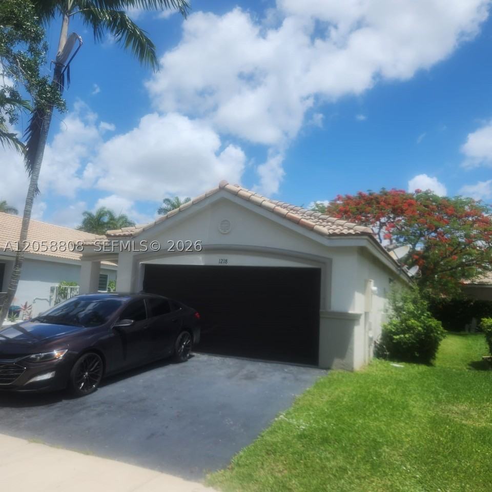 1218 Canary Island Dr - Photo 2 of 9