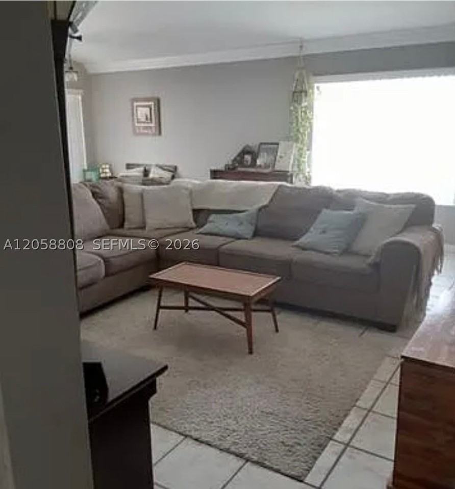 1218 Canary Island Dr - Photo 3 of 9