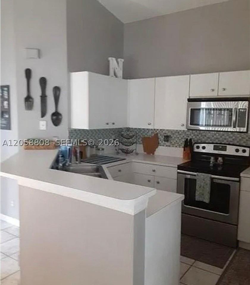 1218 Canary Island Dr - Photo 4 of 9