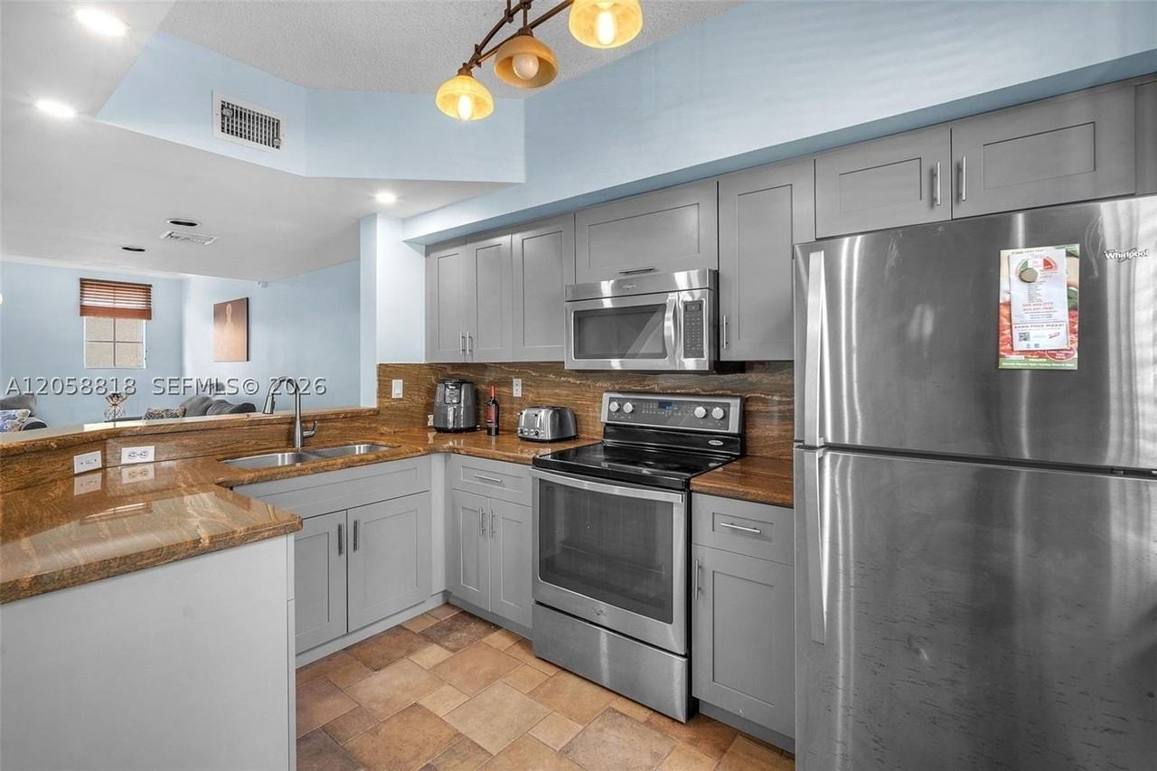 2845 Ne 185th St #903 - Photo 7 of 21