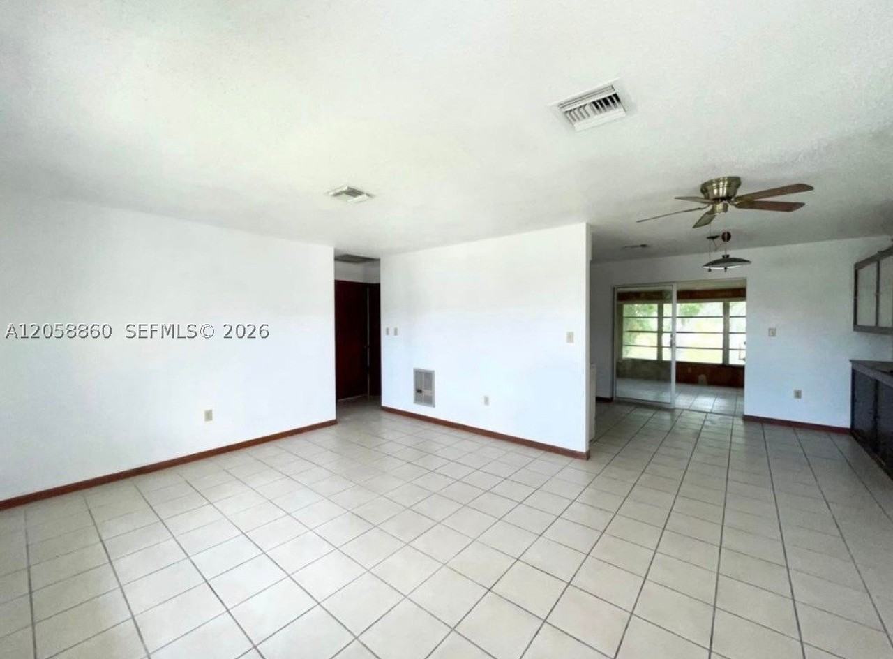 1474 Kerry Dr - Photo 3 of 13