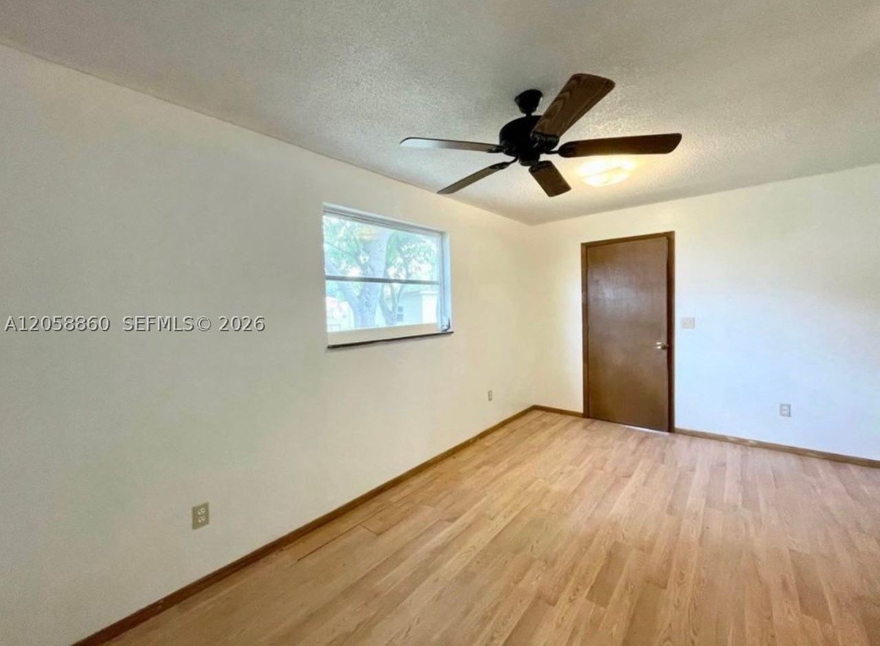 1474 Kerry Dr - Photo 5 of 13