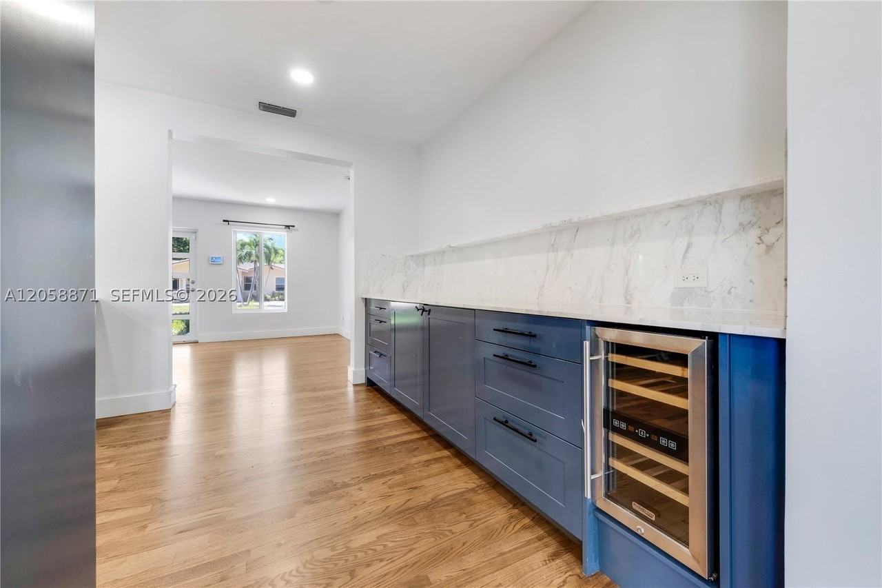 101 Nw 100th St - Photo 5 of 32