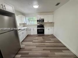 featured image of 2813 Dewey St #1