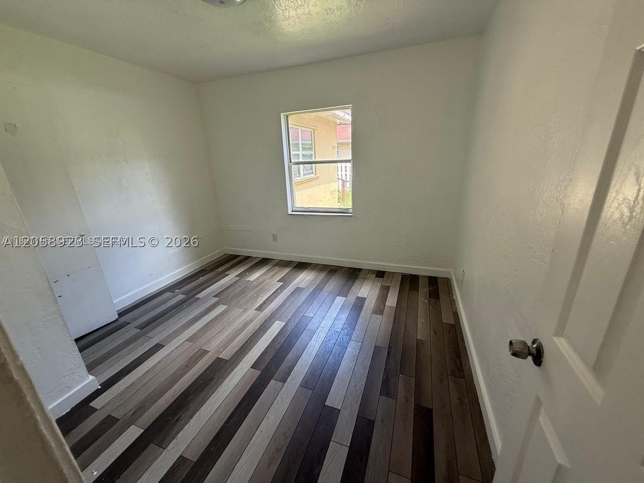 2813 Dewey St #1 - Photo 7 of 16