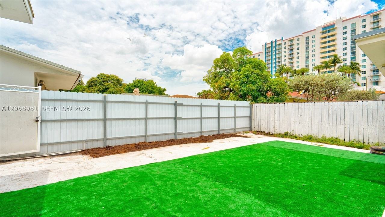 2953 Sw 23rd St #55 - Photo 7 of 50