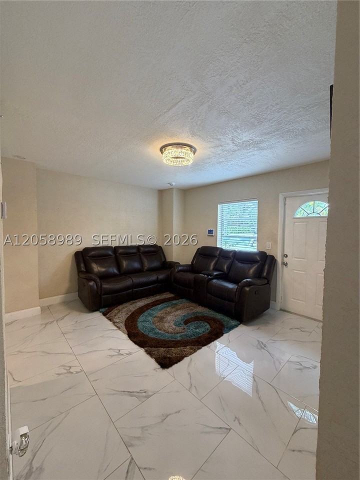 6308 Cleveland St #MAIN - Photo 5 of 21