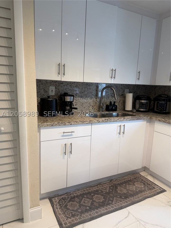 6308 Cleveland St #MAIN - Photo 6 of 21