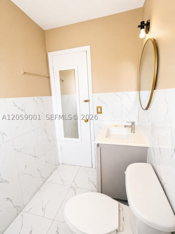 3210 Nw 22nd Ave #1 - Photo 3 of 10