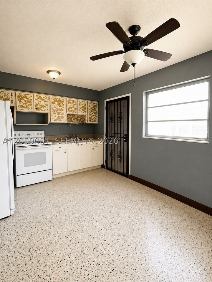 3210 Nw 22nd Ave #1 - Photo 7 of 10