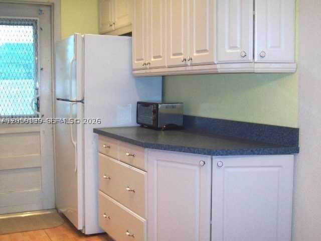 1007 N 19th Ave #19 - Photo 3 of 7