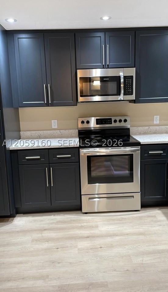 120 Royal Park Dr #2D - Photo 2 of 13