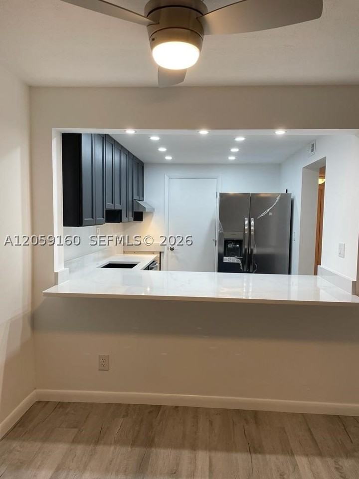 120 Royal Park Dr #2D - Photo 4 of 13