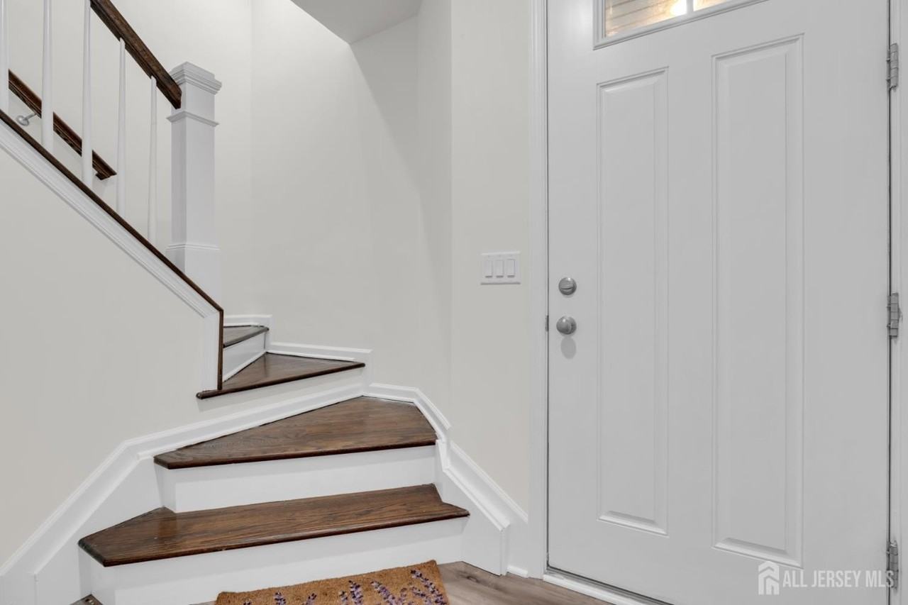 731 Station Rd - Photo 2 of 35