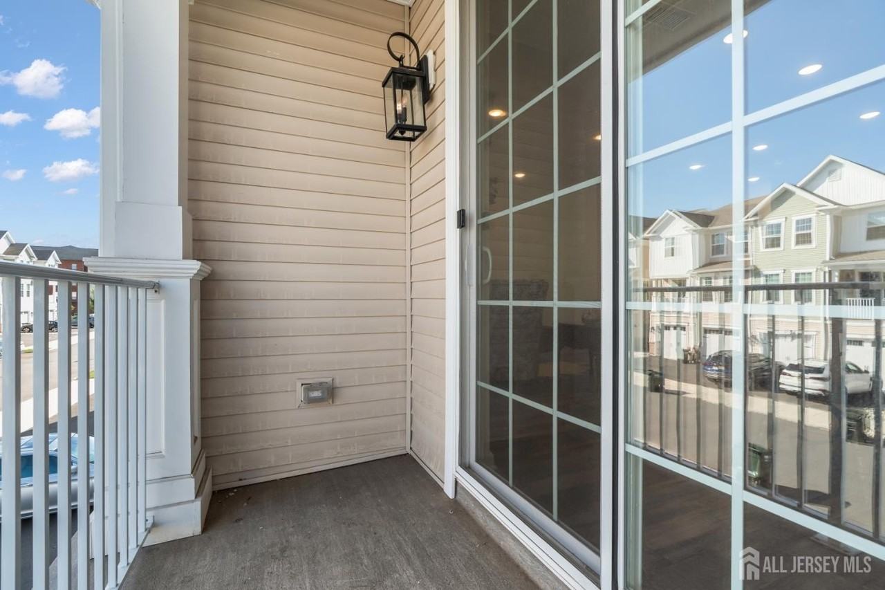 731 Station Rd - Photo 4 of 35
